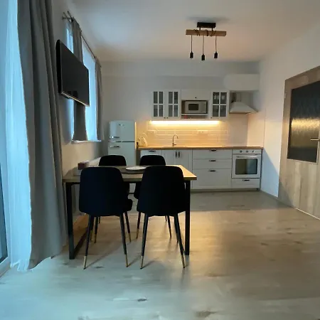 Utulny Jednopokojovy V Alpskem Stylu Na Klinovci דירה *