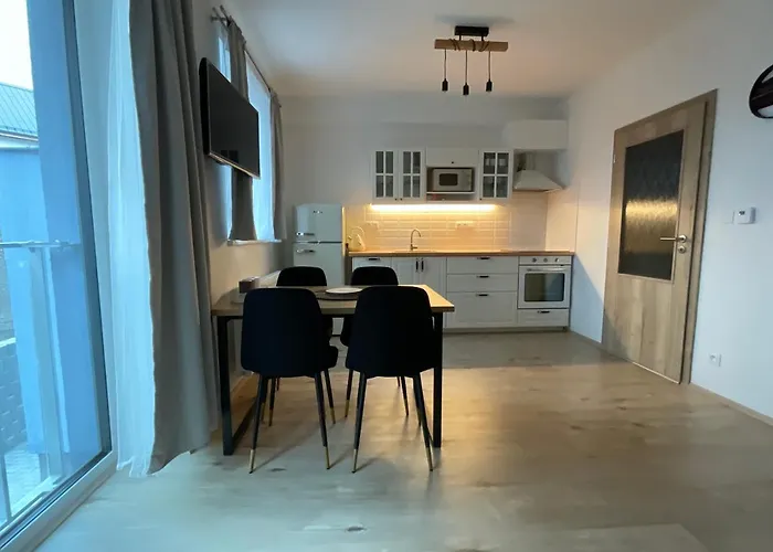 Utulny Jednopokojovy V Alpskem Stylu Na Klinovci Apartment *